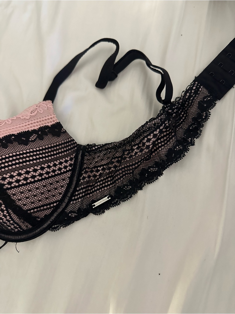 La Vie En Rose Pink & Black Lace Push-Up Bra - Picture 4 of 6